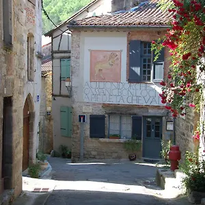 Lion D'or Couette-café