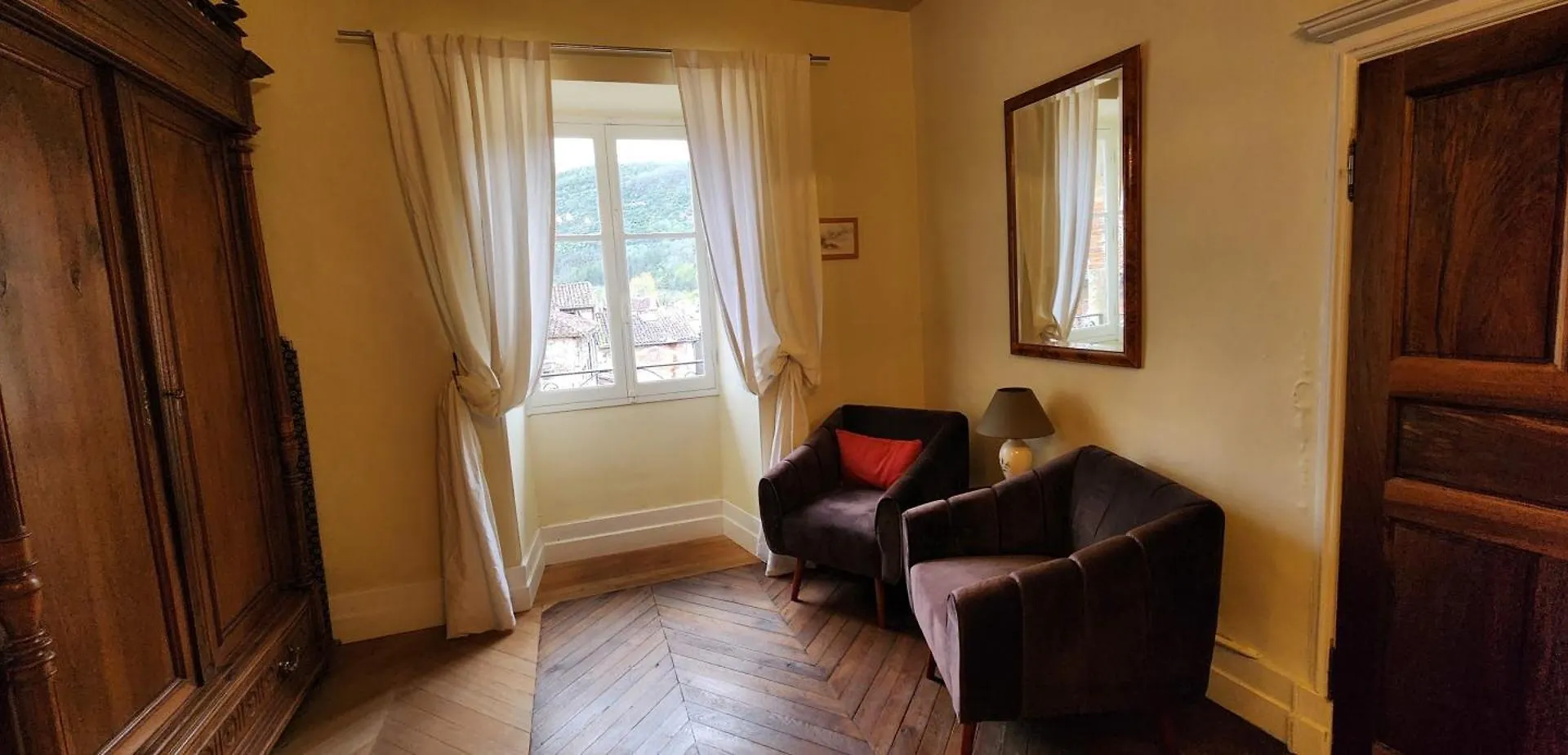 La Pelisserie, Chambres D'Hotes Saint-Antonin-Noble-Val Bed & Breakfast