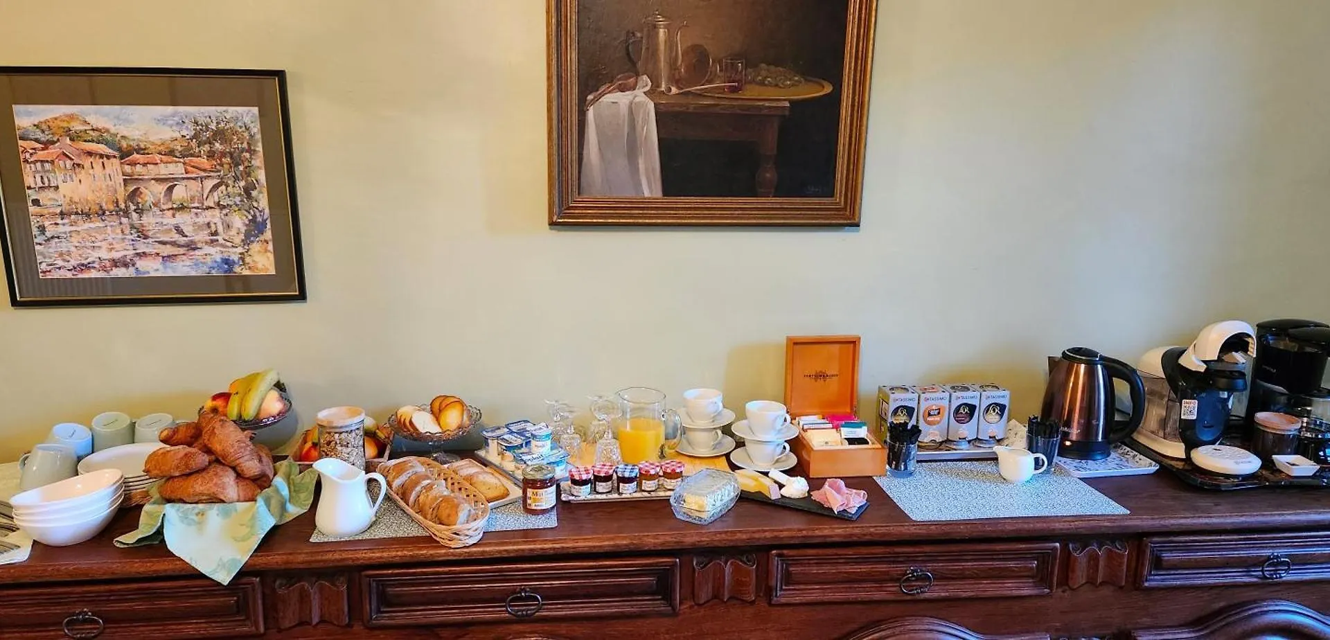 Bed & Breakfast La Pelisserie, Chambres D'Hotes Saint-Antonin-Noble-Val France