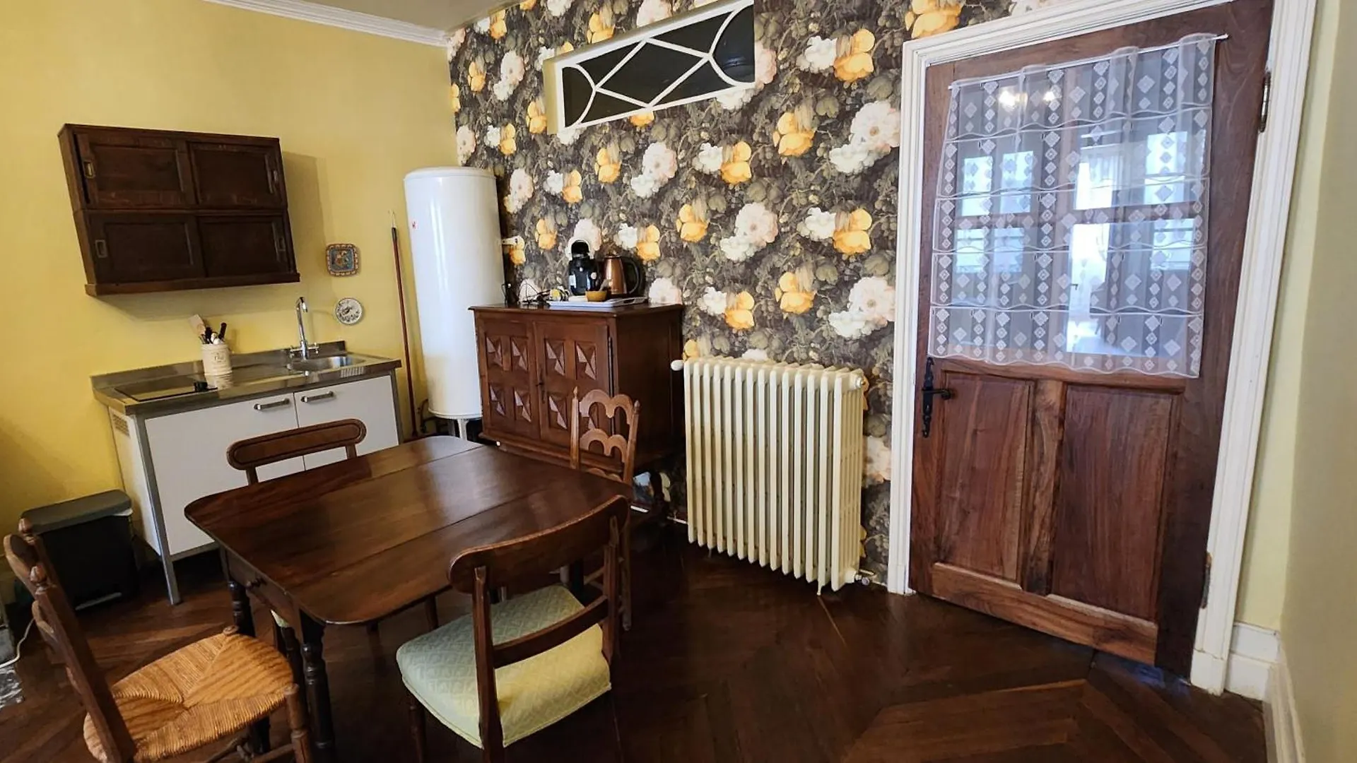 Bed & Breakfast La Pelisserie, Chambres D'Hotes Saint-Antonin-Noble-Val